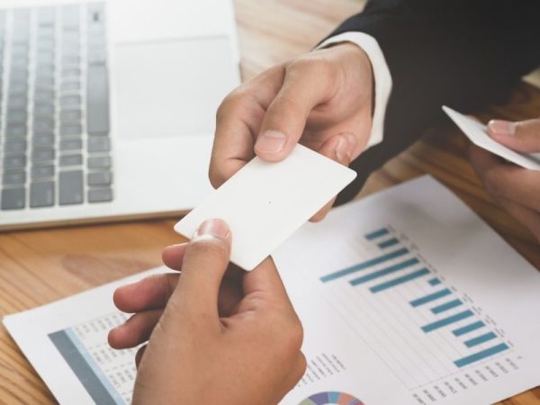 Pilih Cetak Kartu Nama Foil Agar Terlihat Profesional